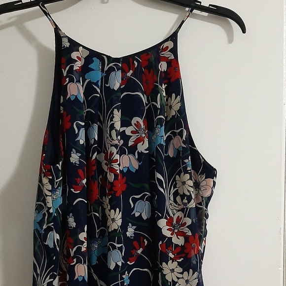 Dresses - Picture 5 of 10